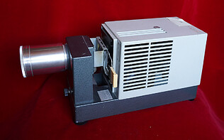 Leitz Prado Universal Diaprojektor / Schulgerät